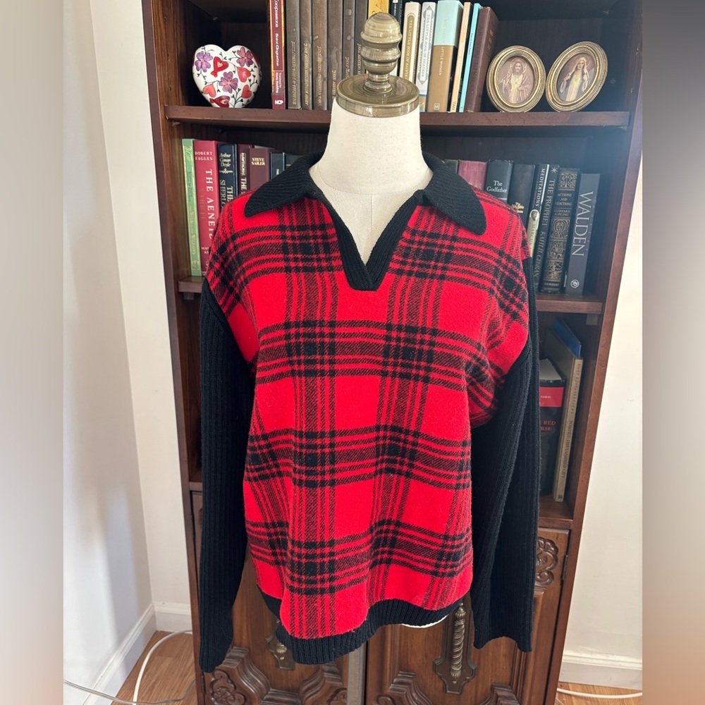 VTG Pendleton Buffalo Check V Neck Tipped Collar Sweater Red Black Wool SZ Large